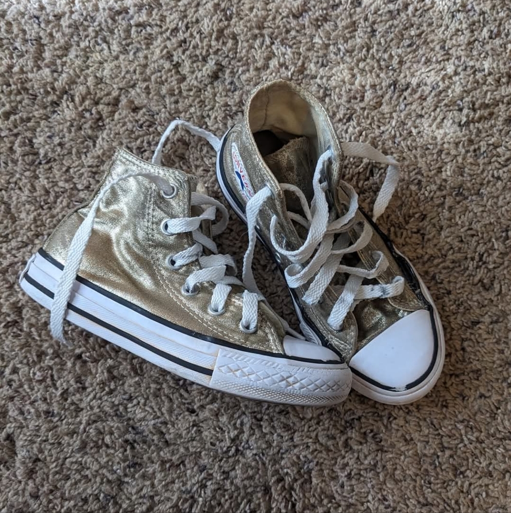 Girls Gold Converse